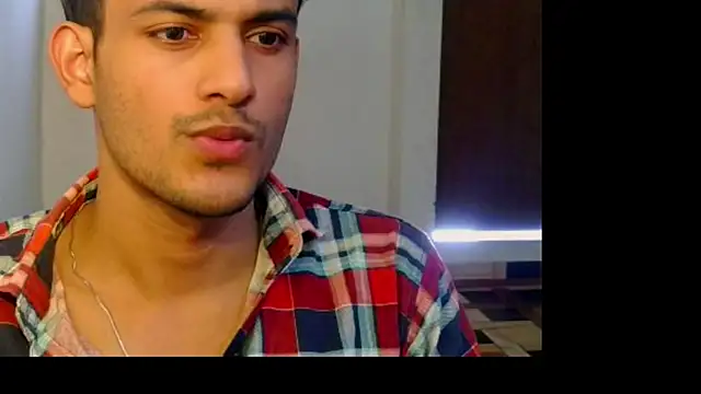 kingkartik7 online show from October 3, 2025, 9:44 am