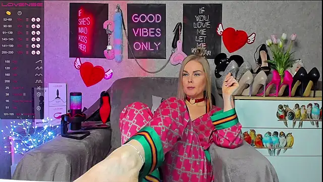 Snapshot of HannaKorsak chatting on February 13, 2025, 10:00 pm HannaKorsak online show from February 13, 2025, 10:00 pm