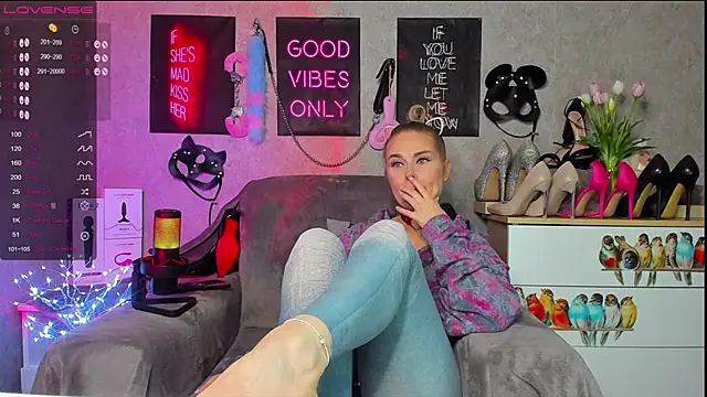 Snapshot of HannaKorsak chatting on March 12, 2025, 9:35 pm HannaKorsak online show from March 12, 2025, 9:35 pm