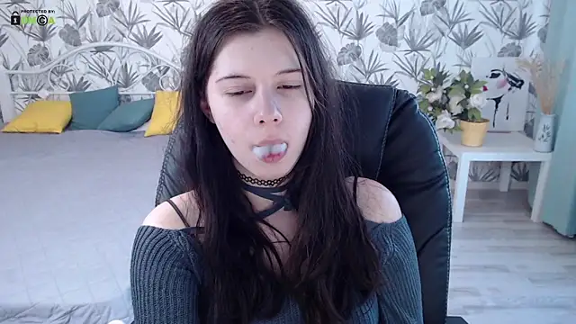 Snapshot of AliceWillsen chatting on December 14, 2024, 6:46 am AliceWillsen online show from December 14, 2024, 6:46 am