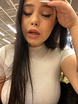 Snapshot of Chloe__Moon chatting on January 22, 2025, 12:27 pm Chloe  Moon online show from January 22, 2025, 12:27 pm