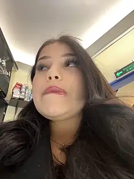 Snapshot of Chloe__Moon chatting on March 20, 2025, 11:05 am Chloe  Moon online show from March 20, 2025, 11:05 am