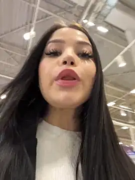 Snapshot of Chloe__Moon chatting on February 1, 2025, 9:19 pm Chloe  Moon online show from February 1, 2025, 9:19 pm