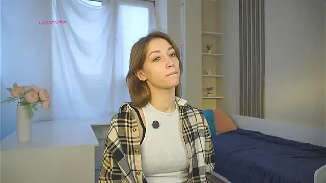 RennieLewis online show from October 28, 2025, 4:24 am