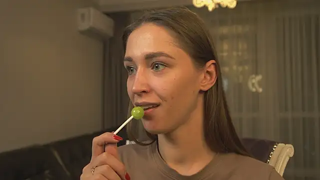 RennieLewis online show from December 9, 2024, 5:19 pm