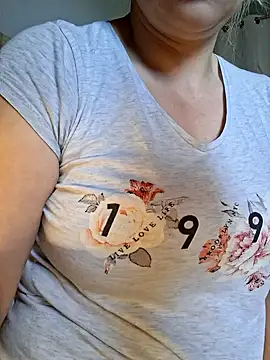 LaRa forU online show from October 2, 2025, 10:07 am