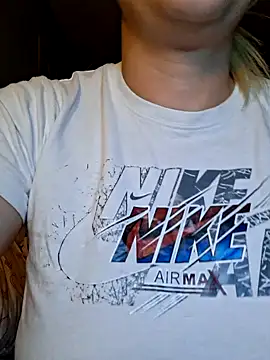 LaRa forU online show from September 26, 2025, 9:21 pm