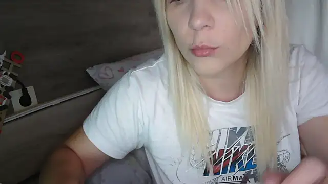 LaRa forU online show from September 27, 2025, 9:26 am