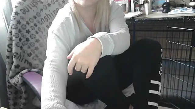LaRa forU online show from February 17, 2025, 3:55 pm