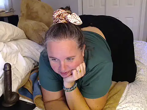 Snapshot of LauLauPAWG chatting on September 22, 2025, 7:31 pm LauLauPAWG online show from September 22, 2025, 7:31 pm