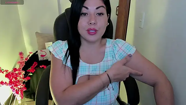 Snapshot of jessicarabbit_1 chatting on January 31, 2025, 10:52 pm jessicarabbit 1 online show from January 31, 2025, 10:52 pm