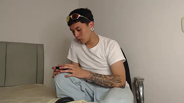 alex-lover online show from February 10, 2026, 1:48 am