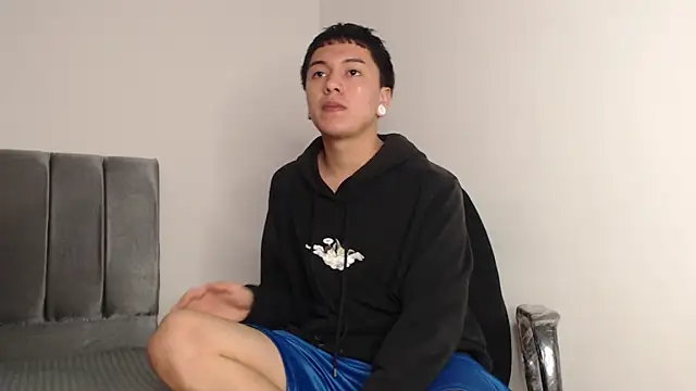 Snapshot of alex-lover chatting on October 1, 2025, 1:22 am alex-lover online show from October 1, 2025, 1:22 am