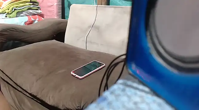 Snapshot of mom_son_dirty chatting on March 5, 2025, 12:38 am mom son dirty online show from March 5, 2025, 12:38 am