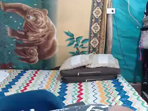 Snapshot of mom_son_dirty chatting on September 25, 2025, 2:12 pm mom son dirty online show from September 25, 2025, 2:12 pm