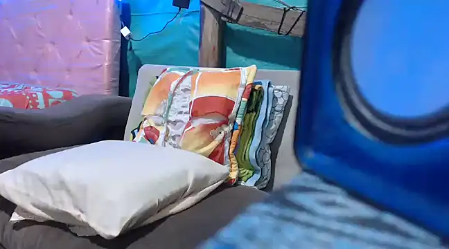 Snapshot of mom_son_dirty chatting on March 1, 2025, 12:07 am mom son dirty online show from March 1, 2025, 12:07 am