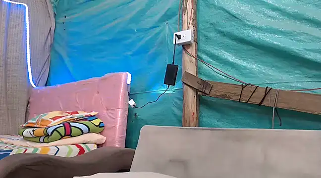 Snapshot of mom_son_dirty chatting on February 25, 2025, 3:09 pm mom son dirty online show from February 25, 2025, 3:09 pm