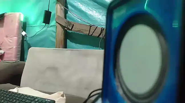 Snapshot of mom_son_dirty chatting on March 8, 2025, 12:00 am mom son dirty online show from March 8, 2025, 12:00 am