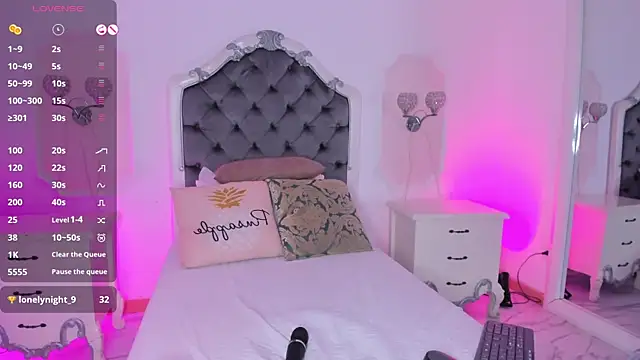 Snapshot of PollyGrey_ chatting on September 27, 2025, 3:45 am PollyGrey  online show from September 27, 2025, 3:45 am