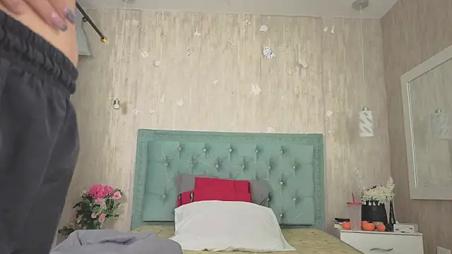 Marcelaa fox online show from November 18, 2025, 8:23 pm