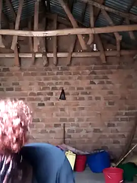 Black juicy24 online show from November 10, 2025, 7:02 am