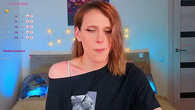  yourFoxy  online show from April 17, 2026, 12:35 am