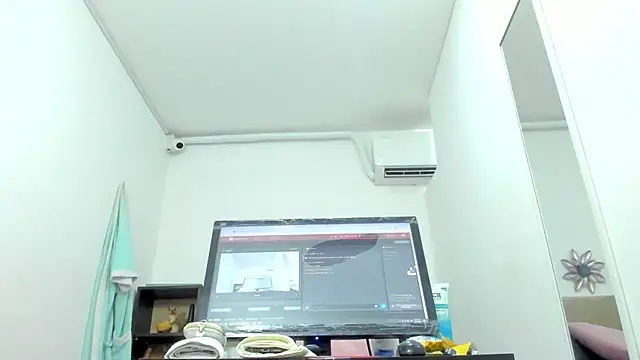 Snapshot of Dalia_20 chatting on February 23, 2025, 6:49 am Dalia 20 online show from February 23, 2025, 6:49 am