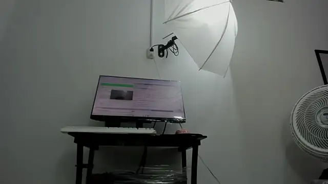 Snapshot of Dalia_20 chatting on October 17, 2025, 12:14 am Dalia 20 online show from October 17, 2025, 12:14 am