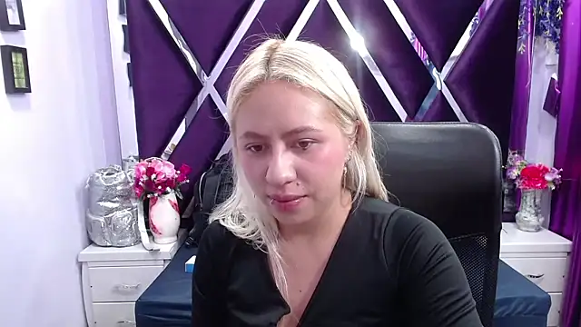 ConstansBlonde online show from March 18, 2025, 1:55 pm