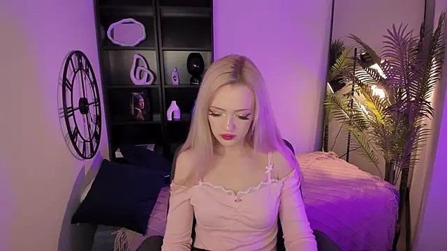 Snapshot of EmilyAir chatting on September 26, 2025, 7:54 pm EmilyAir online show from September 26, 2025, 7:54 pm