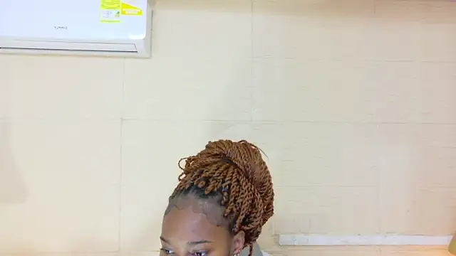 Snapshot of Chocolatte_bar chatting on September 30, 2025, 2:01 pm Chocolatte bar online show from September 30, 2025, 2:01 pm