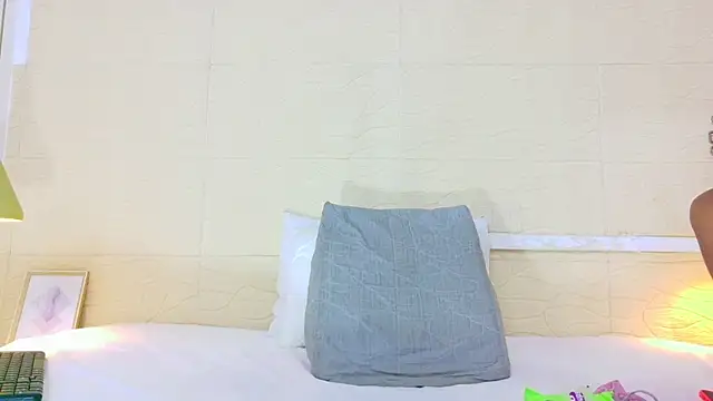 Snapshot of Chocolatte_bar chatting on October 31, 2025, 2:13 pm Chocolatte bar online show from October 31, 2025, 2:13 pm