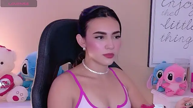 Snapshot of IsaValencia chatting on October 15, 2025, 9:01 pm IsaValencia online show from October 15, 2025, 9:01 pm