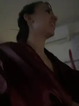 Snapshot of IsaValencia chatting on September 25, 2025, 2:34 pm IsaValencia online show from September 25, 2025, 2:34 pm