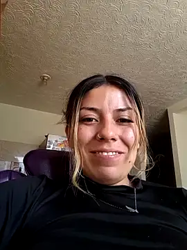 Sweel Leyva18 online show from May 19, 2026, 6:37 pm