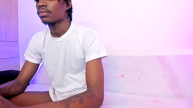 LoveBirds  1 online show from September 22, 2025, 8:48 pm