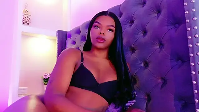 CamiEstrada online show from February 10, 2026, 7:07 am