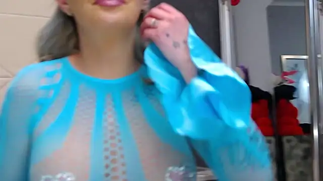 Snapshot of IssaSmith chatting on February 24, 2026, 4:19 pm IssaSmith online show from February 24, 2026, 4:19 pm