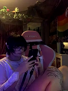 space g1rl online show from November 8, 2025, 5:27 pm