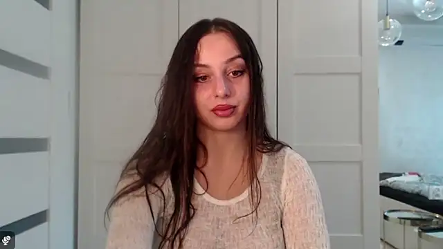 courtneyPerfect online show from October 23, 2025, 1:43 pm