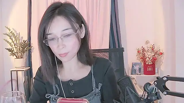 Snapshot of Amity-ox chatting on March 16, 2025, 1:49 pm Amity-ox online show from March 16, 2025, 1:49 pm