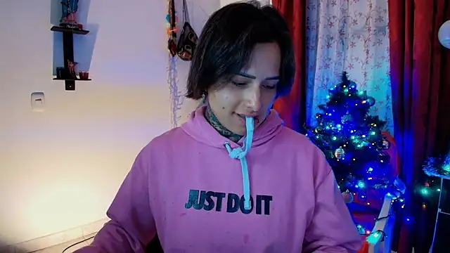 TinnaDawsom online show from December 23, 2024, 2:02 am