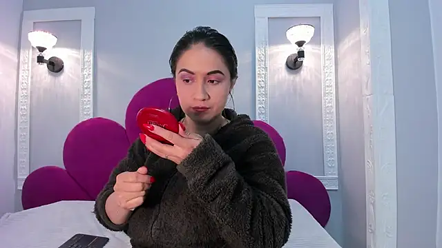 Snapshot of Ambber_moon chatting on March 20, 2025, 10:43 am Ambber moon online show from March 20, 2025, 10:43 am