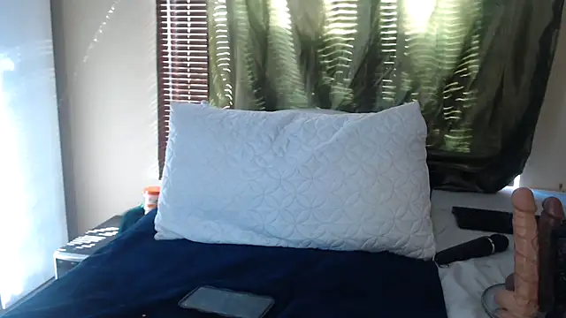 Foxybrownxx1 online show from April 6, 2026, 7:31 am