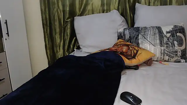 Foxybrownxx1 online show from October 27, 2025, 1:39 am