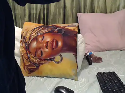 Foxybrownxx1 online show from September 24, 2025, 6:31 am