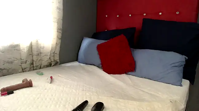 Foxybrownxx1 online show from February 23, 2025, 12:48 pm