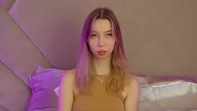 MaliaLandre online show from September 14, 2025, 4:18 pm