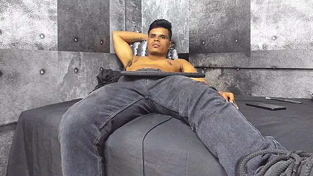 Derek Lustfordx online show from February 26, 2025, 5:21 pm