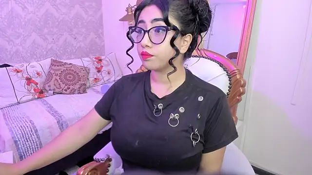 Sexy cristall  online show from February 10, 2025, 8:00 pm
